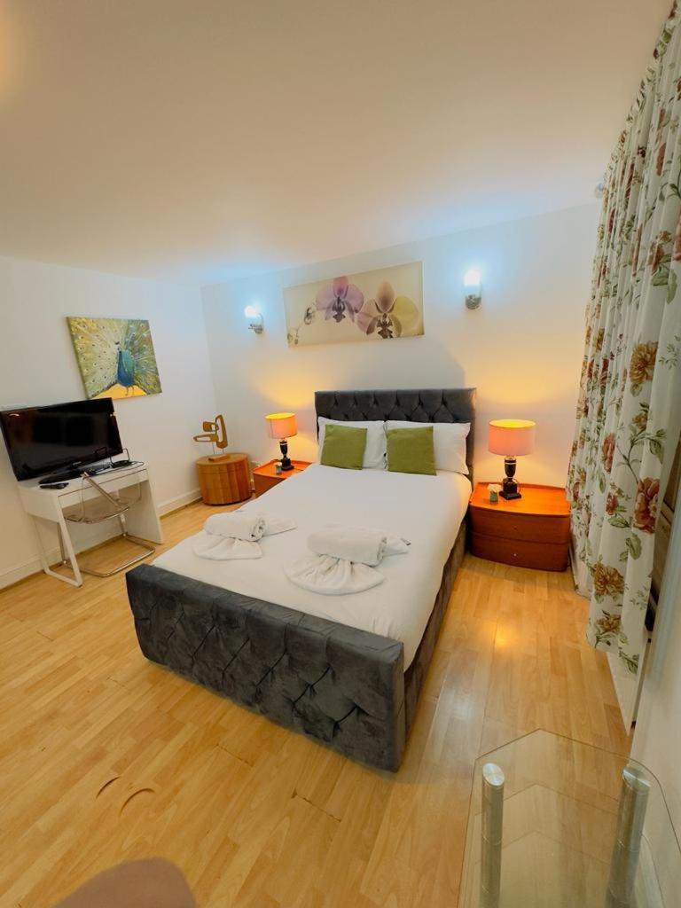 Bright Budget Studio Apartment In Central London Exterior foto